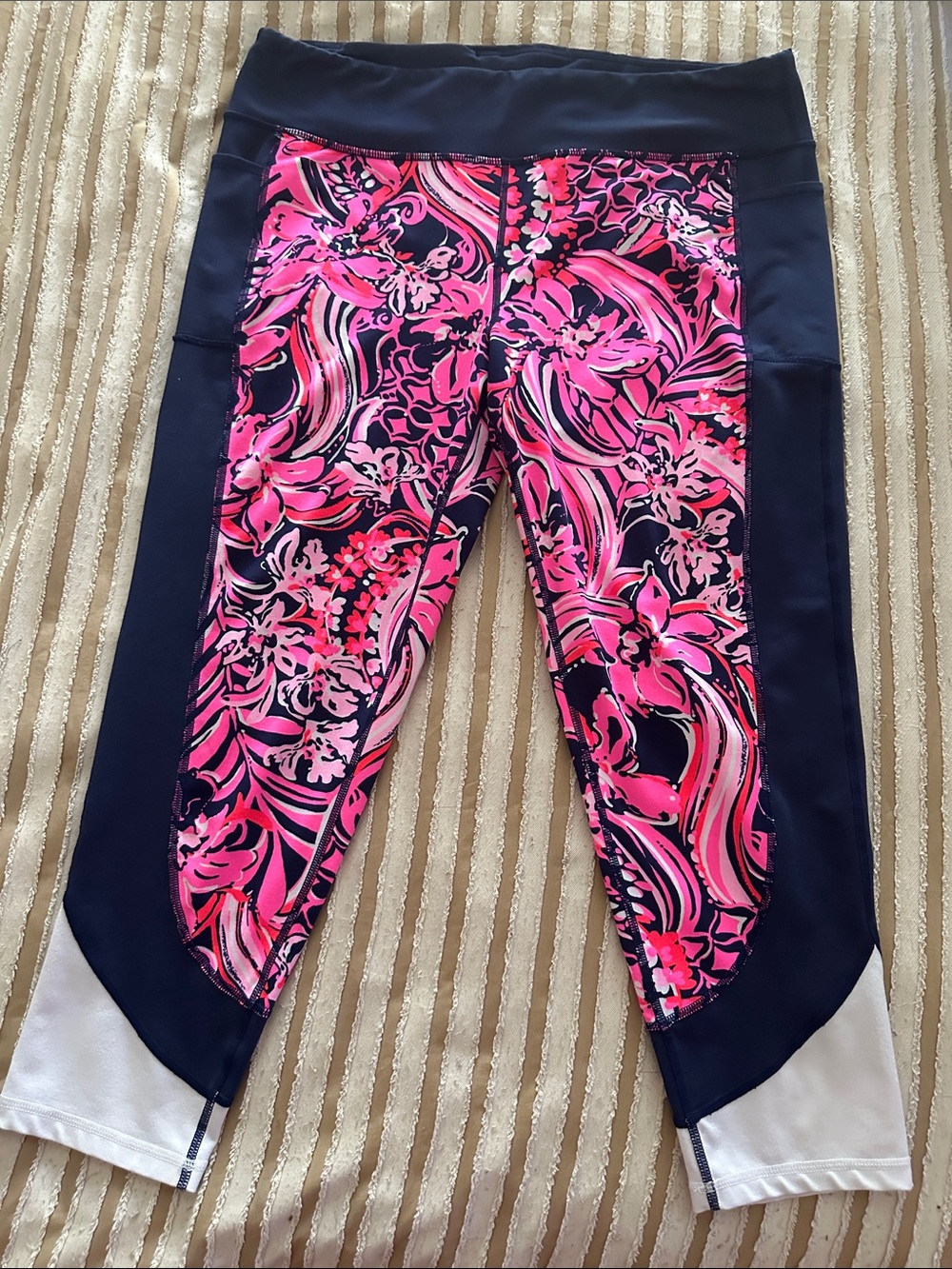 Vibrant Pink Floral Print Active Leggings